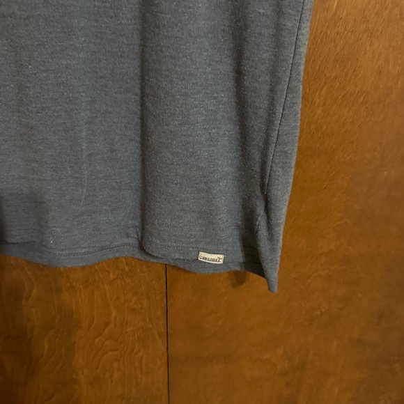 Cariloha Women’s Gray Shirt - Picture 3 of 4